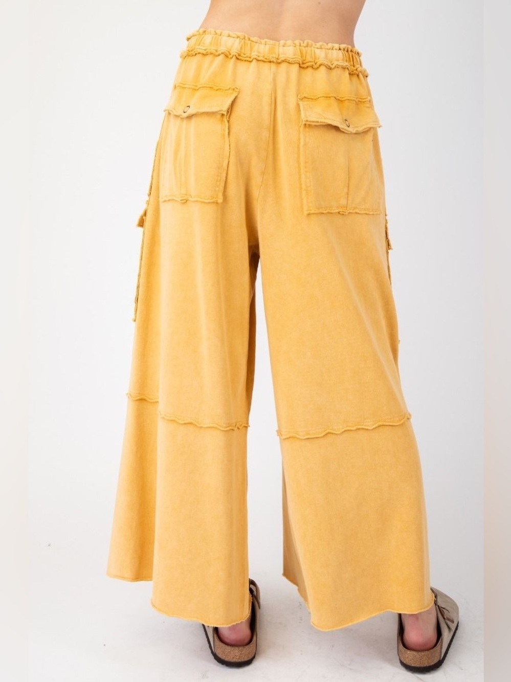 Netflix and Chill Mineral Washed Wide Leg Cargo Pants in Camel EB40795 - Picture 4 of 4